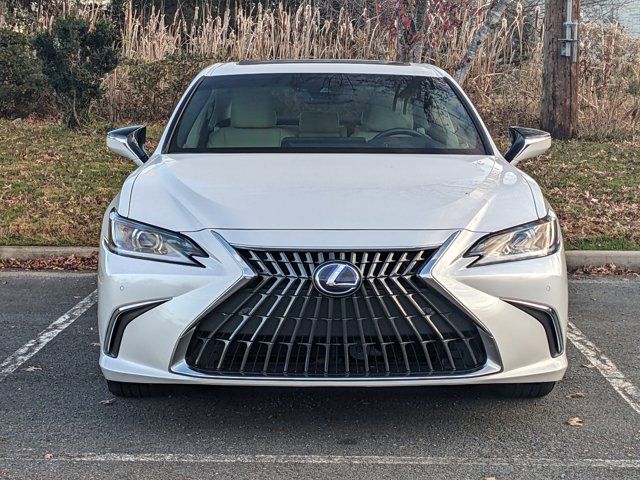 2022 Lexus ES 300h