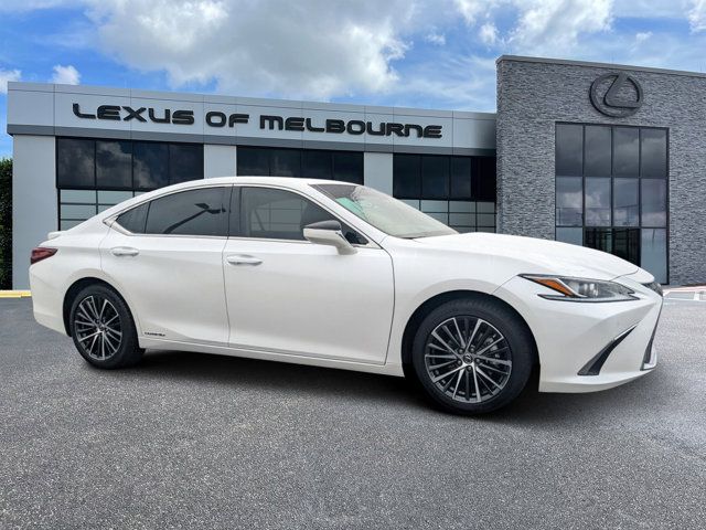 2022 Lexus ES 300h