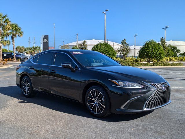 2022 Lexus ES 300h