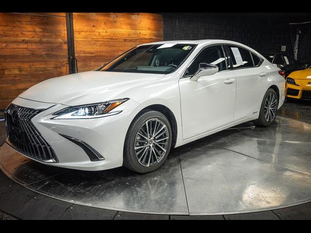 2022 Lexus ES 300h