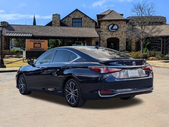 2022 Lexus ES 300h