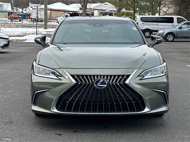 2022 Lexus ES 300h