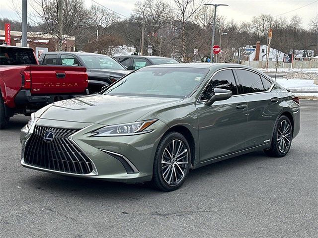 2022 Lexus ES 300h