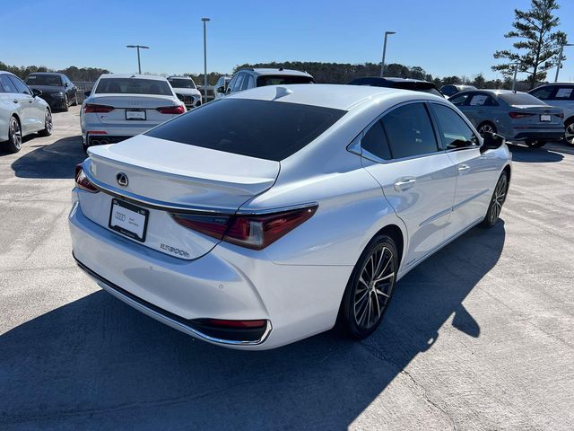 2022 Lexus ES 300h