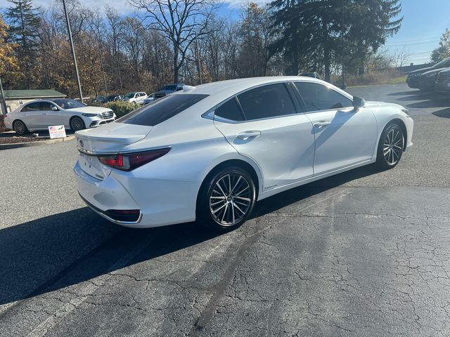 2022 Lexus ES 300h