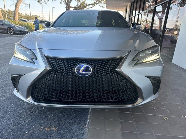 2022 Lexus ES 300h F Sport