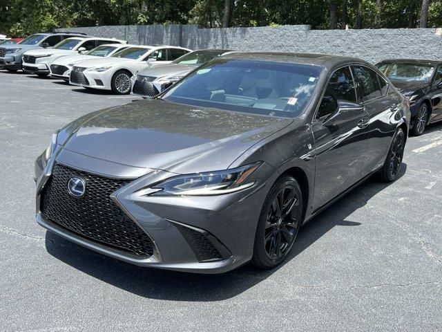 2022 Lexus ES 300h F Sport