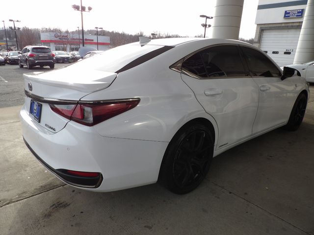 2022 Lexus ES 300h F Sport