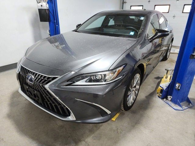 2022 Lexus ES 300h Luxury