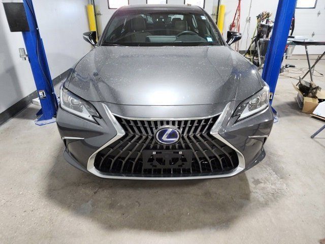 2022 Lexus ES 300h Luxury