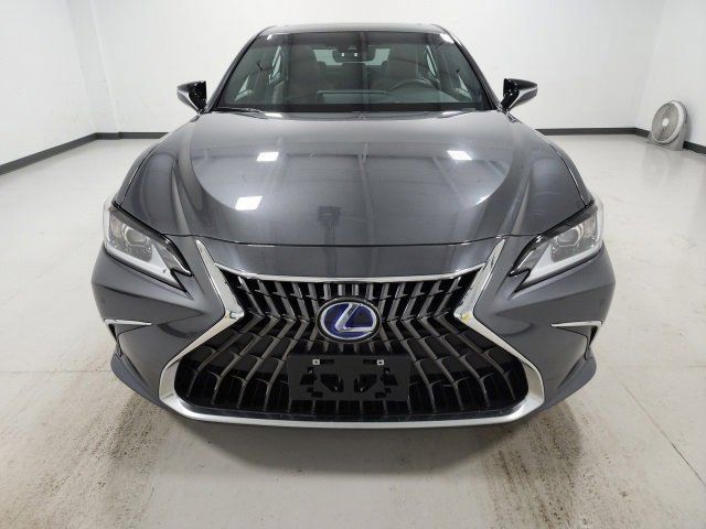 2022 Lexus ES 300h Luxury