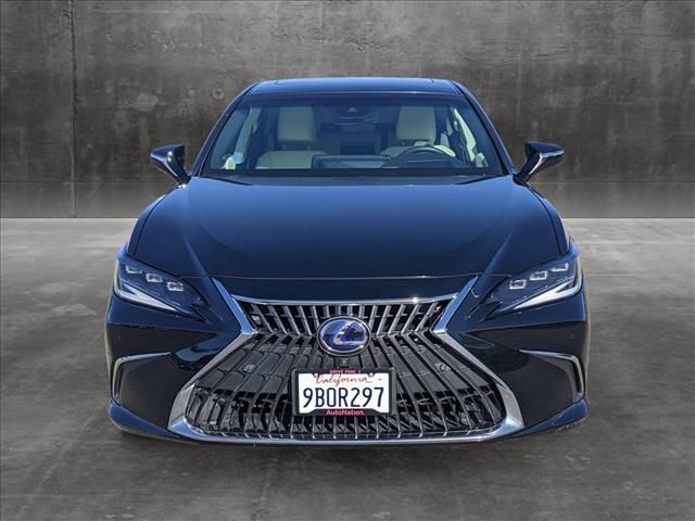 2022 Lexus ES 300h Luxury