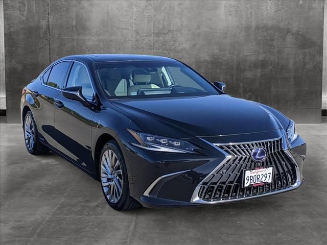 2022 Lexus ES 300h Luxury