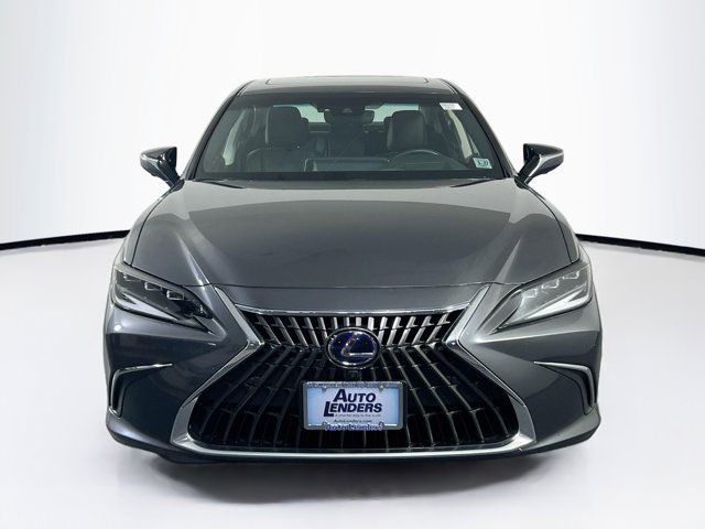 2022 Lexus ES 300h Luxury