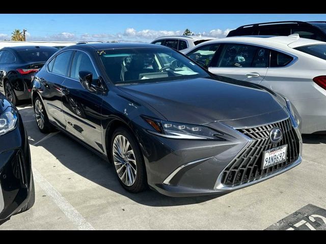 2022 Lexus ES 300h Luxury