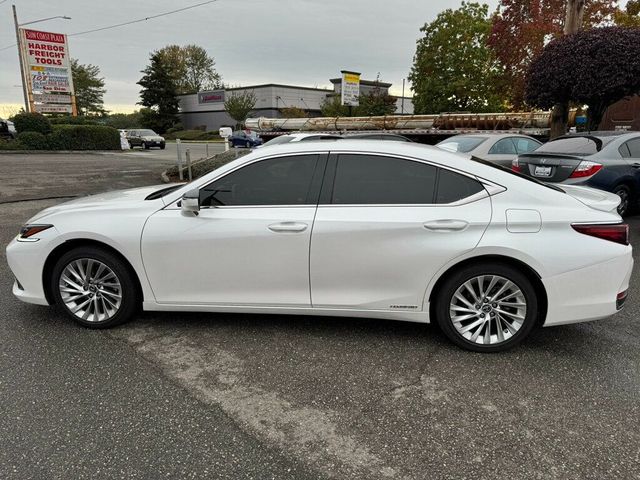 2022 Lexus ES 300h Luxury