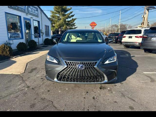 2022 Lexus ES 300h Luxury