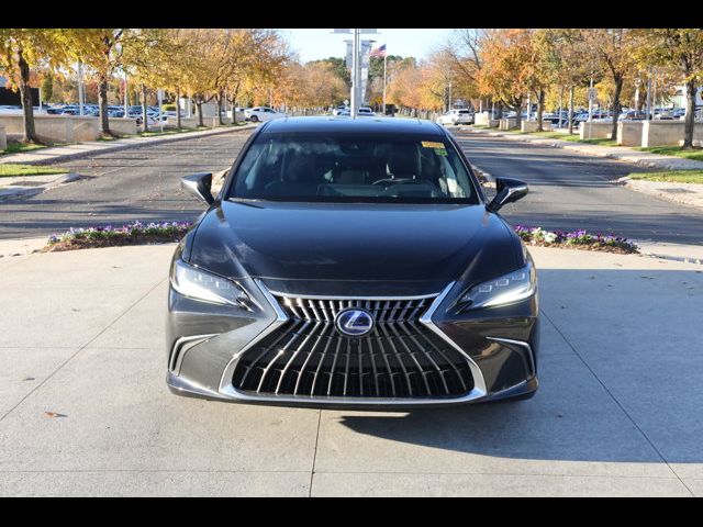 2022 Lexus ES 300h Ultra Luxury