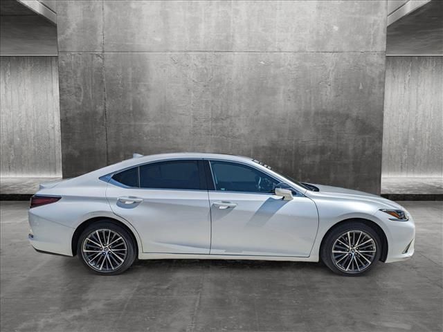 2022 Lexus ES 350