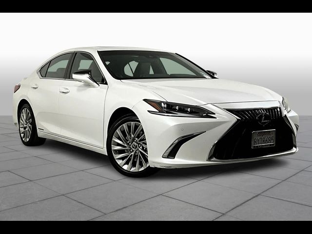 2022 Lexus ES 300h Luxury