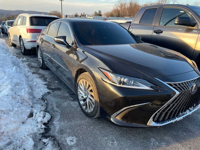 2022 Lexus ES 300h Luxury