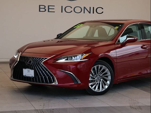 2022 Lexus ES 300h Luxury