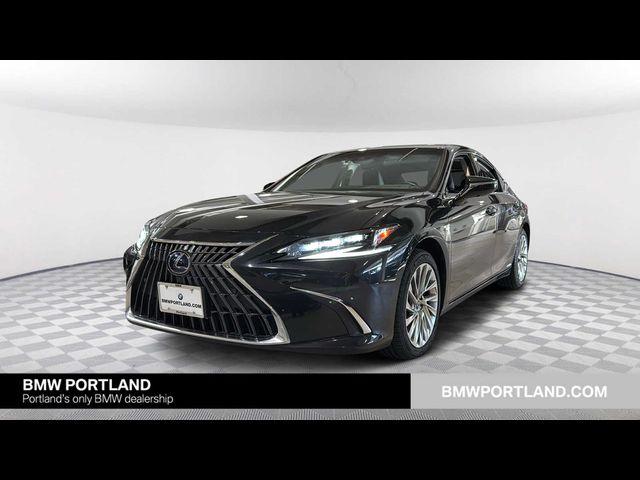 2022 Lexus ES 300h Luxury