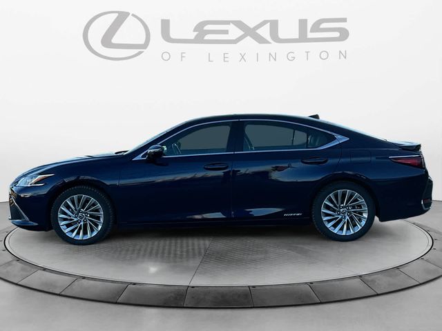 2022 Lexus ES 300h Luxury