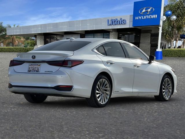 2022 Lexus ES 300h Luxury