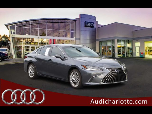 2022 Lexus ES 300h Ultra Luxury