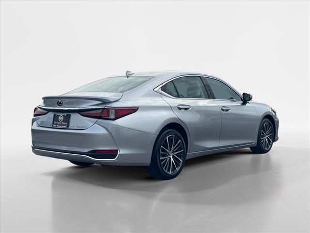 2022 Lexus ES 250