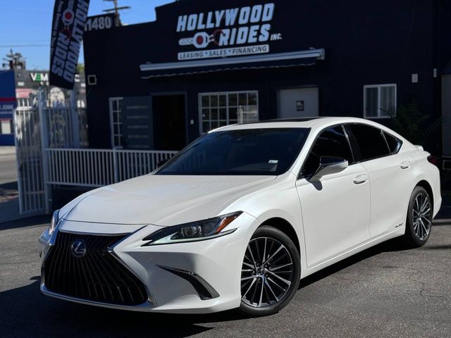 2022 Lexus ES 300h