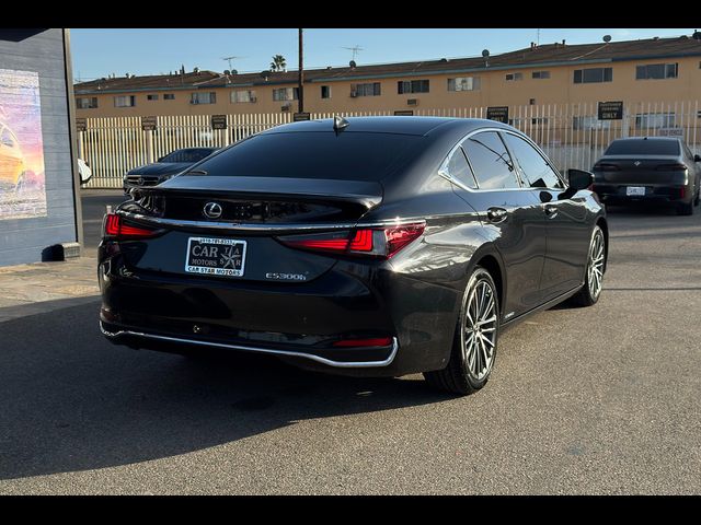 2022 Lexus ES 300h