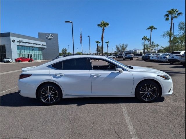 2022 Lexus ES 300h