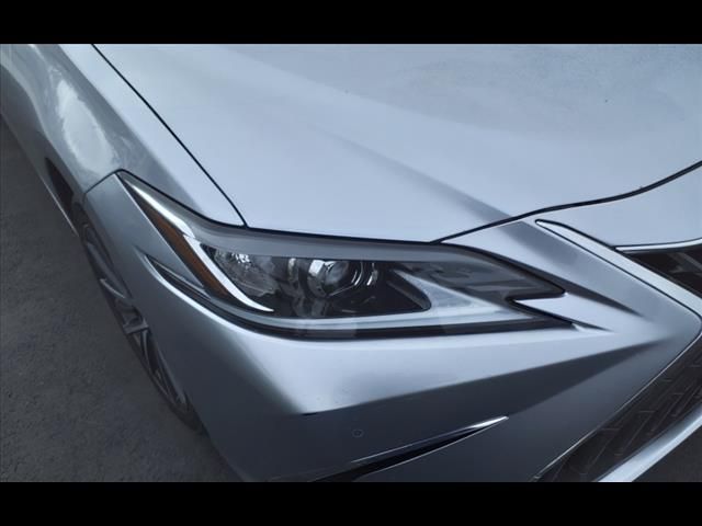 2022 Lexus ES 300h