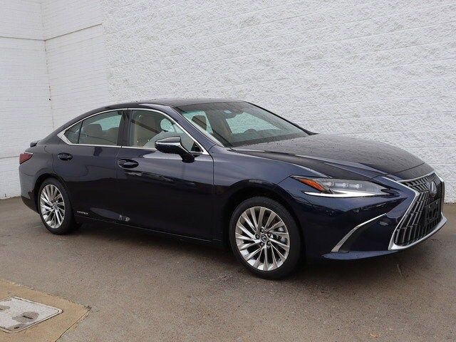 2022 Lexus ES 300h Luxury