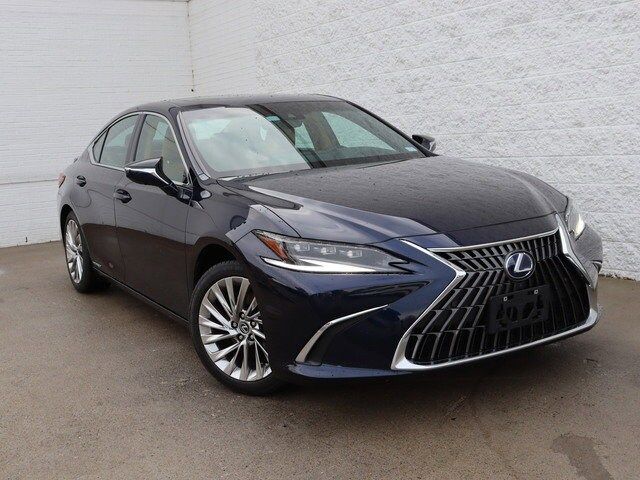 2022 Lexus ES 300h Luxury