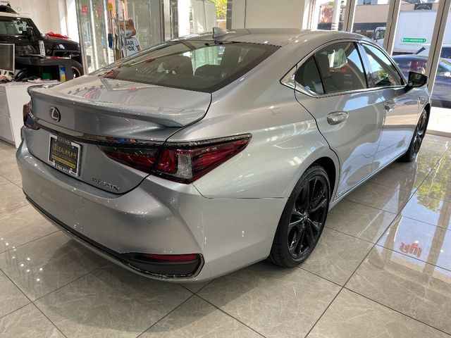 2022 Lexus ES 300h F Sport