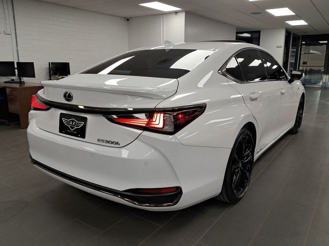 2022 Lexus ES 300h F Sport