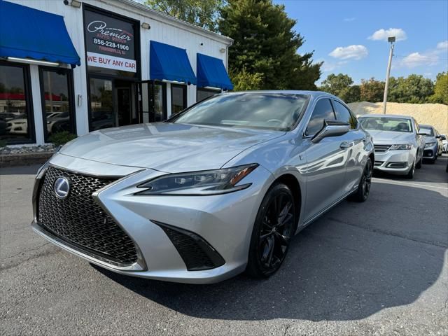 2022 Lexus ES 300h F Sport