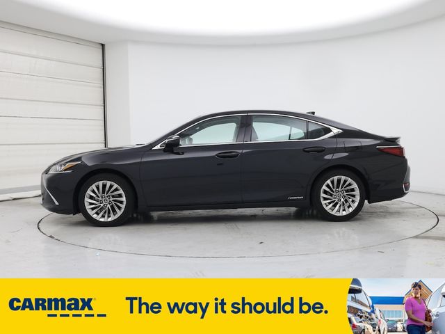 2022 Lexus ES 300h Luxury