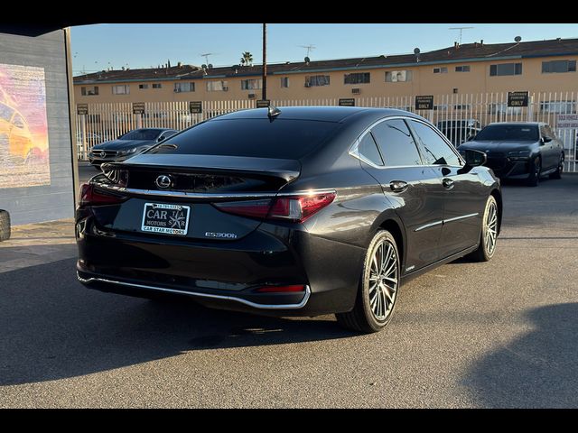 2022 Lexus ES 300h