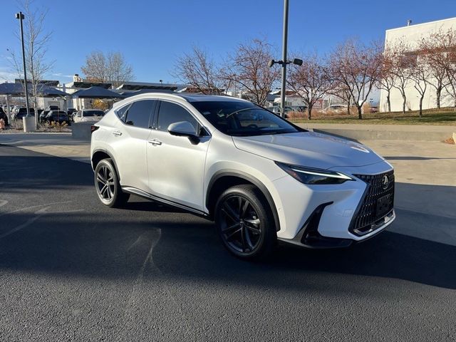 2022 Lexus NX 450h+ Luxury