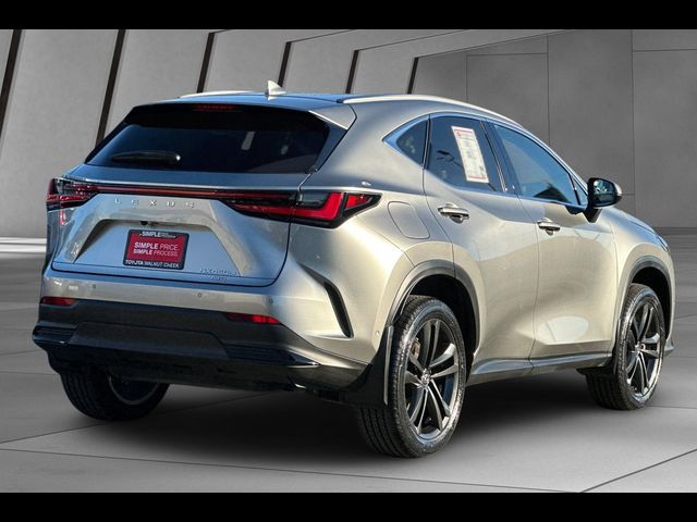 2022 Lexus NX 450h+ Luxury