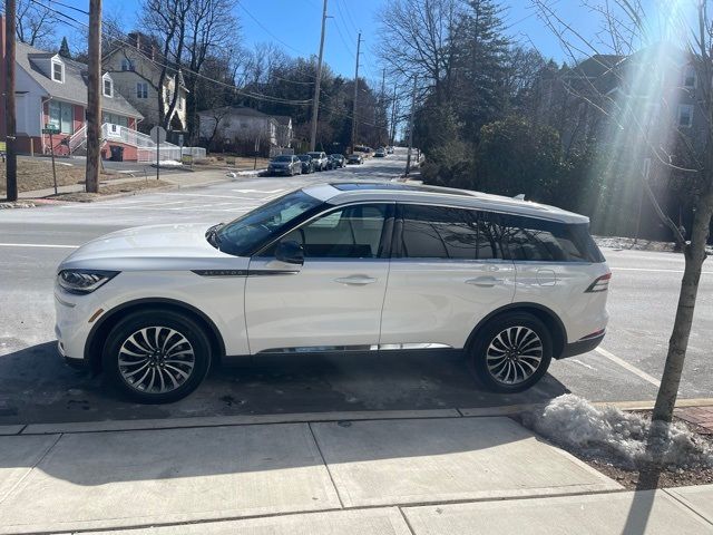 2022 Lincoln Aviator Standard