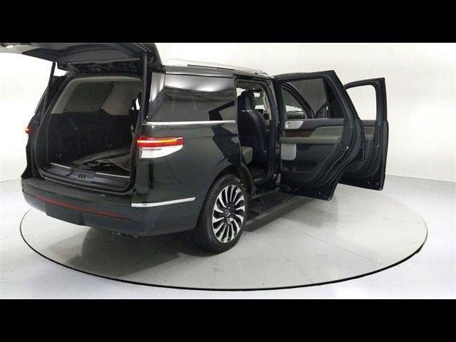 2022 Lincoln Navigator Black Label