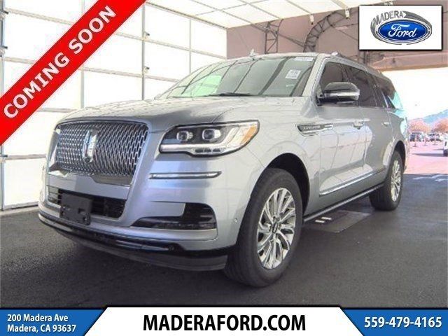 2022 Lincoln Navigator L Standard