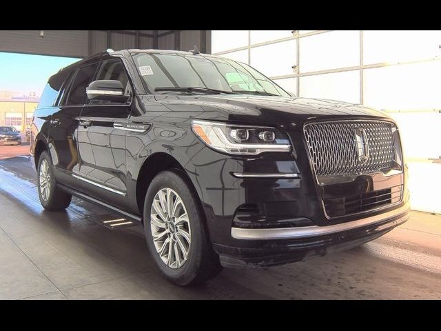 2022 Lincoln Navigator L Standard