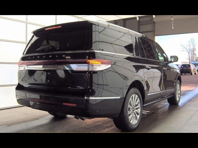 2022 Lincoln Navigator L Standard