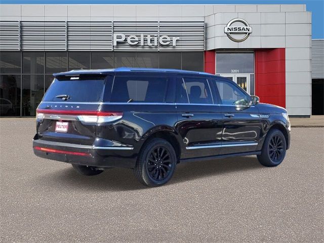 2022 Lincoln Navigator L Standard